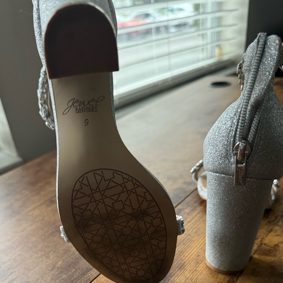 Badgley Mischka Heels - Picture 4 of 4